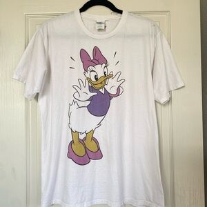 White T-Shirt with Daisy Duck